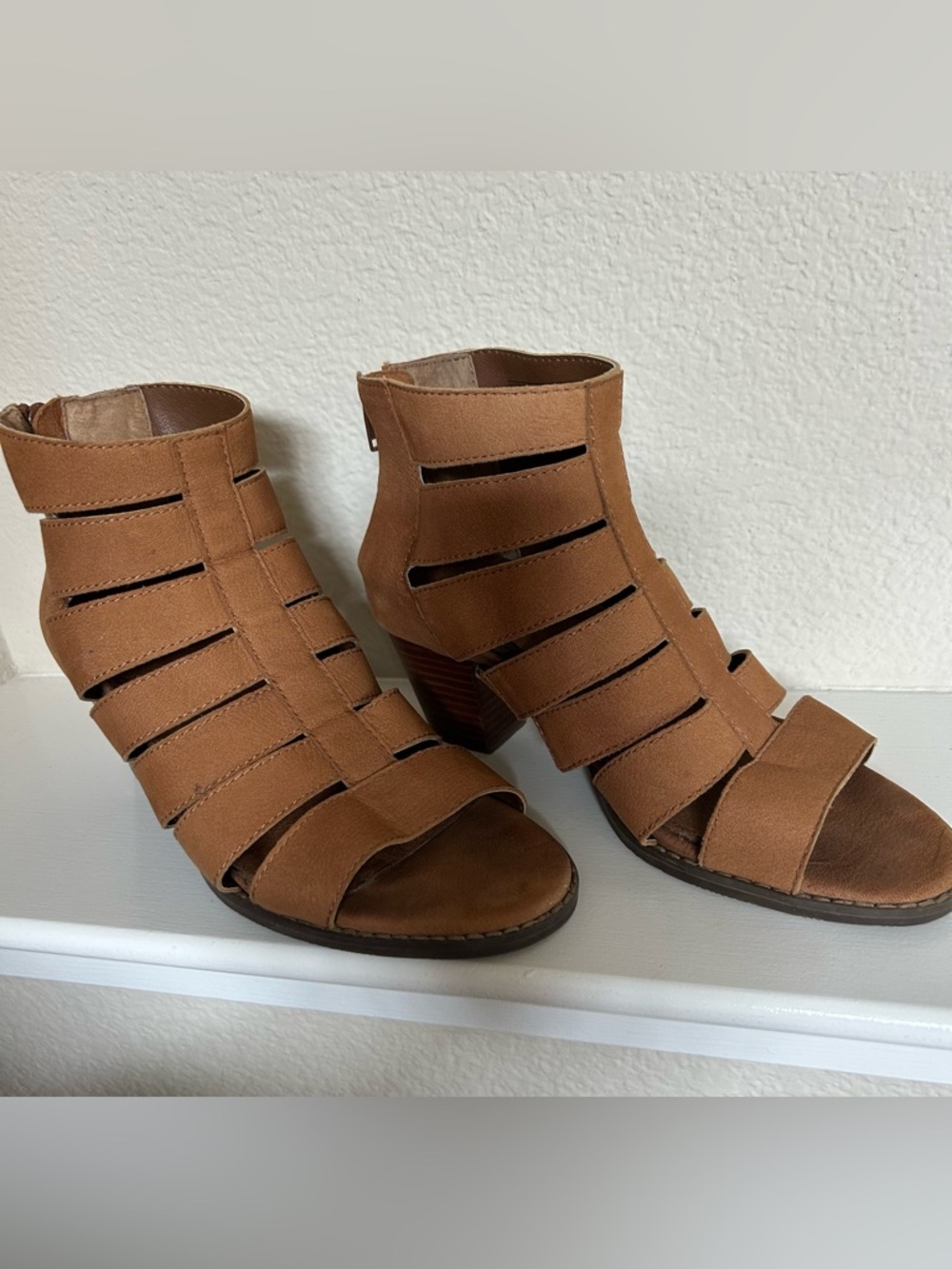 Vionic Harlow Brown Suede Sandals